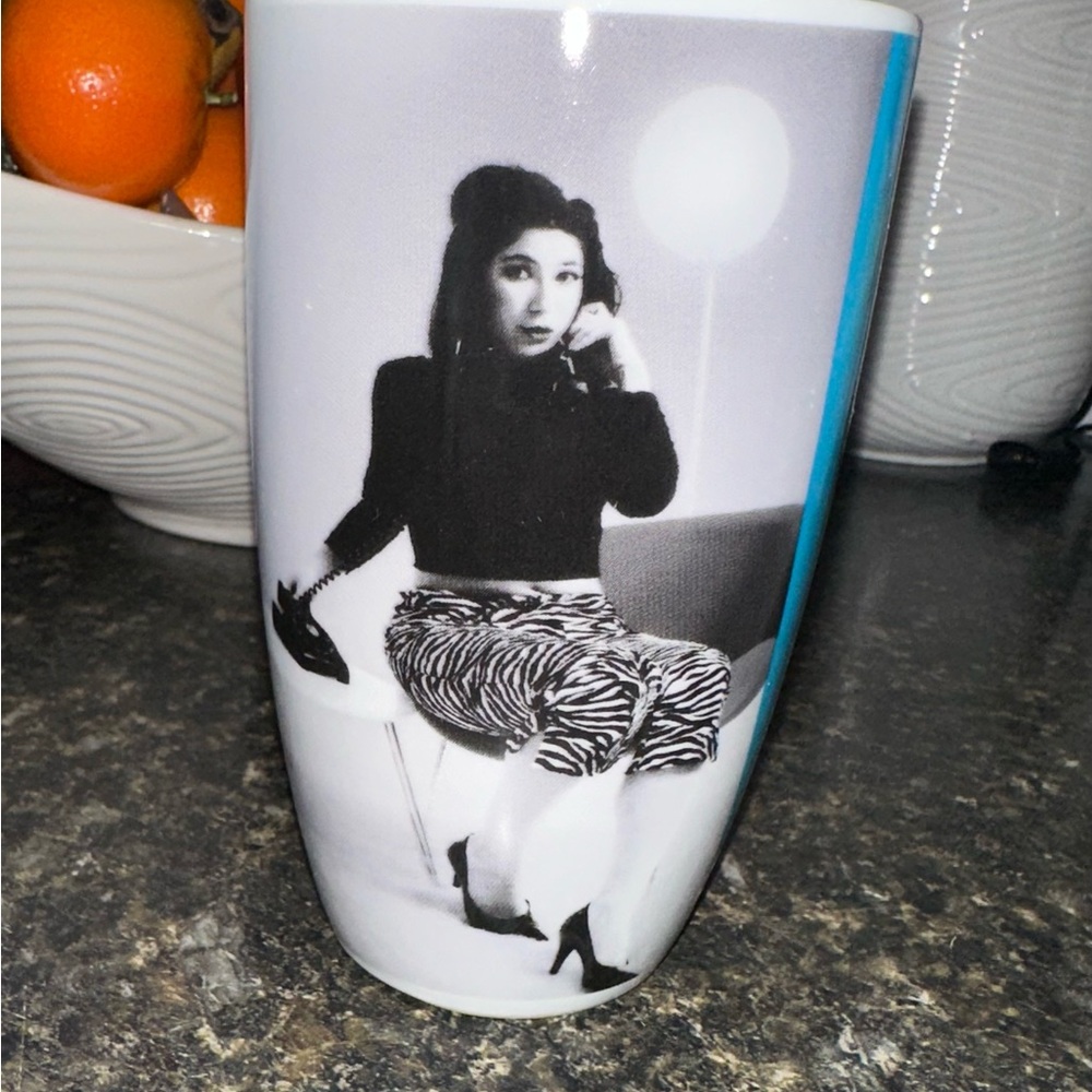 Stylish Retro Mugs 2x